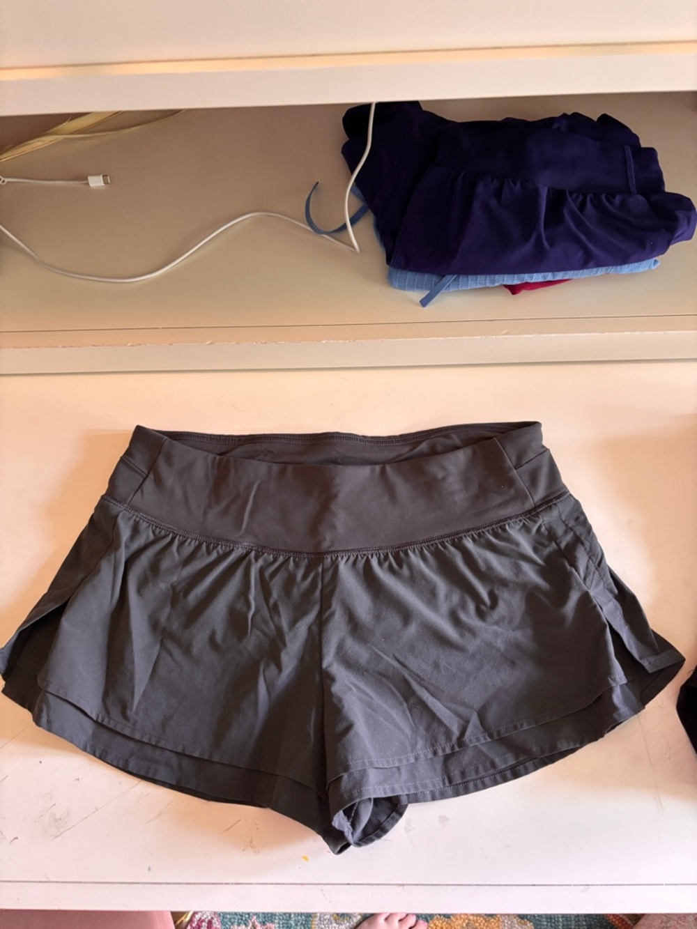 CALIA Women’s Kick It Up Shorts in Gray - Picture 2 of 4